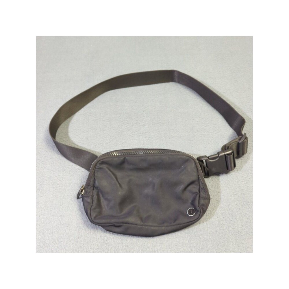 Lululemon Everywhere Belt Bag 1L Black